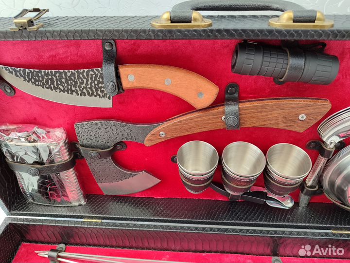 Подарочный шашлычный набор в богатой комплектации