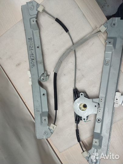 Стеклоподъемник передний левый Nissan Patrol Y62