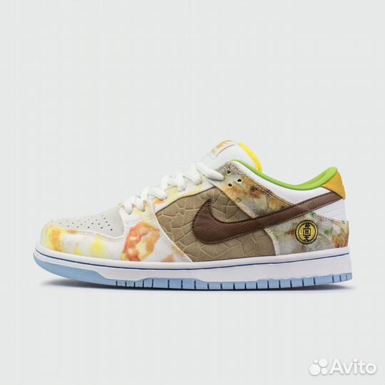 Nike Dunk Low Street Hawker