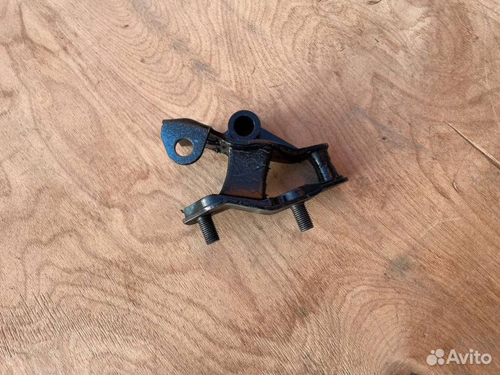 Подушка АКПП на подрамник Honda Accord 7 CL9