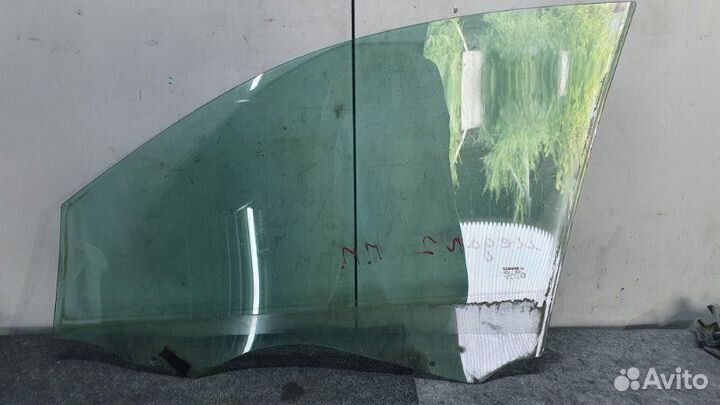 Стекло двери переднее правое Renault Megane LM05