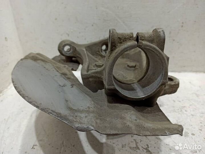 Кулак передний левый бмв