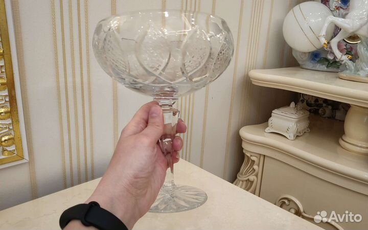 Ваза для конфет на ножке хрустальная большая