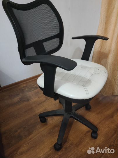 Компьютерное кресло