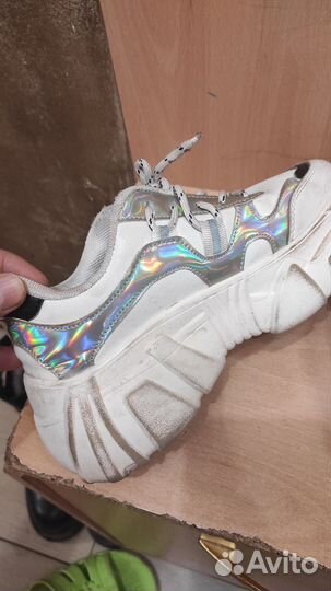 Кроссовки женские
