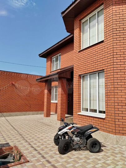 Коттедж 350 м² на участке 10 сот.