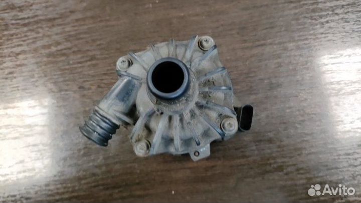 Дополнительная водяная помпа Bmw 750Lix F02 N63