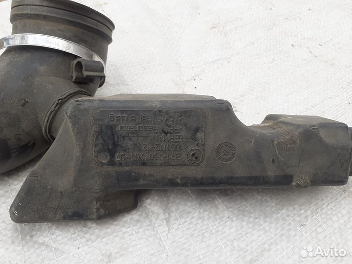 Резонатор воздушного фильтра правый Bmw 7-Series