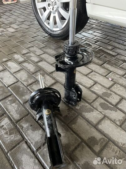Амортизаторы стойки подвески передние glk x204