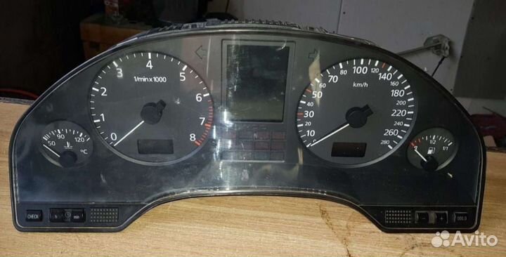 Щиток приборов на Audi a8 d2