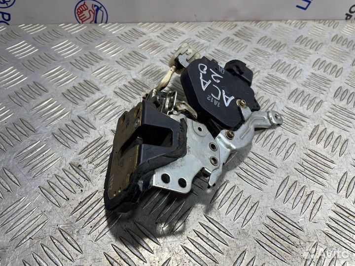 Замок багажника Toyota RAV4 (XA20) II (2000–2003)