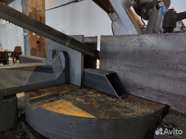 Резка металла на ленточной пиле, плазморезе