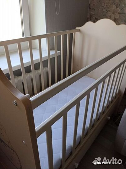 Детская кроватка с матрасом