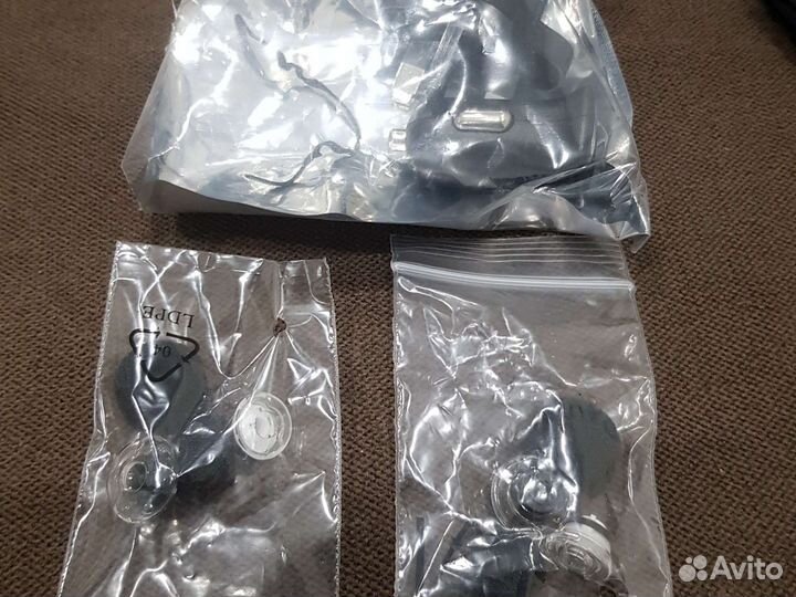 Гарнитура Plantronics Voyager Legend