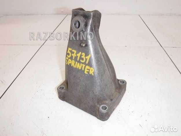 Кронштейн двигателя