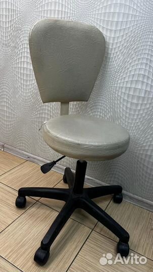 Кресло для мастера маникюра