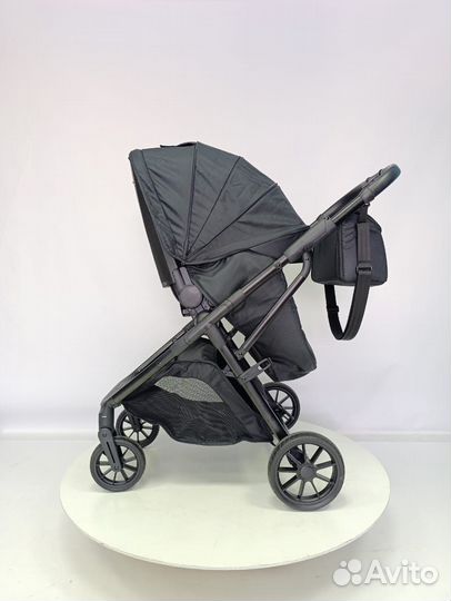 Прогулочная коляска новая