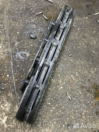 Усилитель переднего бампера LADA Priora