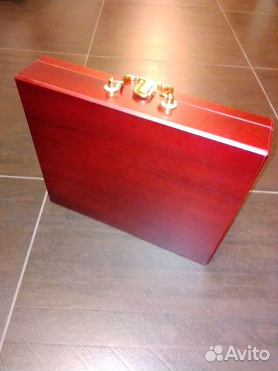 Подарочный набор для гольфа в деревянном кейсе