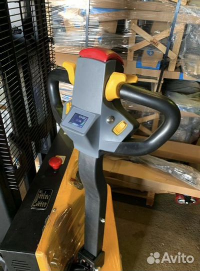 Штабелер самоходный