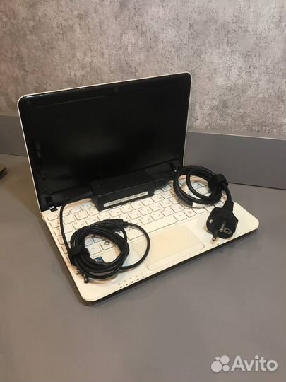 Нетбук Samsung NP-NS110-p0ru