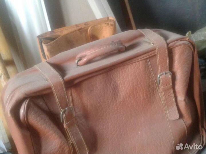 Чемодан, кейс, тубус