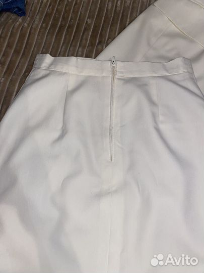 Костюм двойка с юбкой и пиджаком