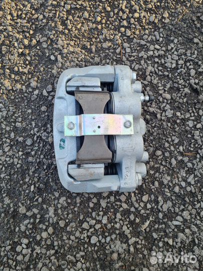 Суппорт УАЗ-3163 левый в сборе