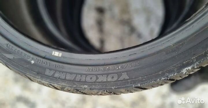 Yokohama Parada Spec-X 285/35 R23 107V