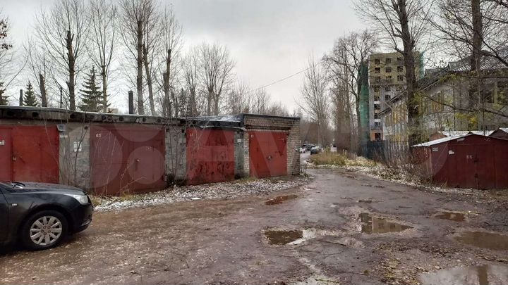 Гараж, > 30 м²