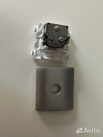 Розетки встраиваемые для телевизионного кабеля