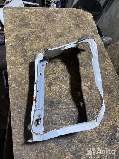 Рамка левой фары mercedes benz w202