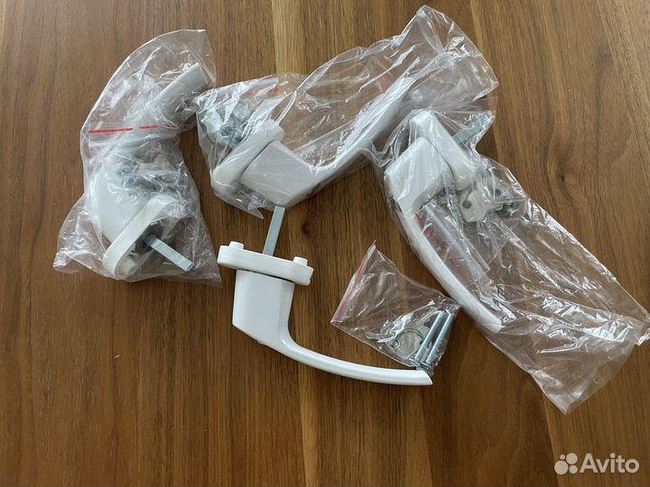 Ручка оконная с замком