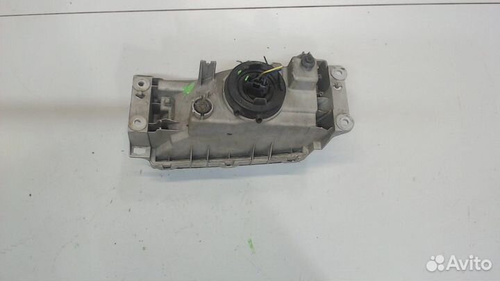 Фара (передняя) Mazda Bongo Friendee, 1995