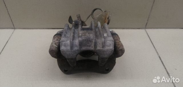 Суппорт задний правый Passat B5 2000-2005