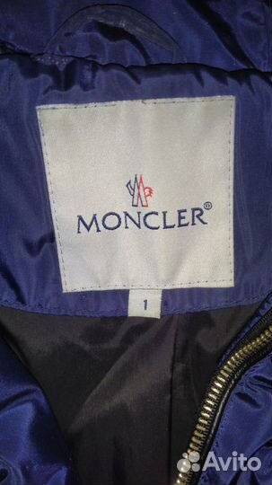 Moncler Пальто Пуховик. Размер XS - S