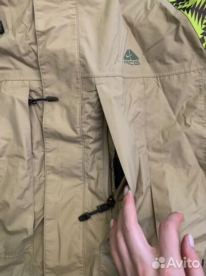 Горнолыжная куртка