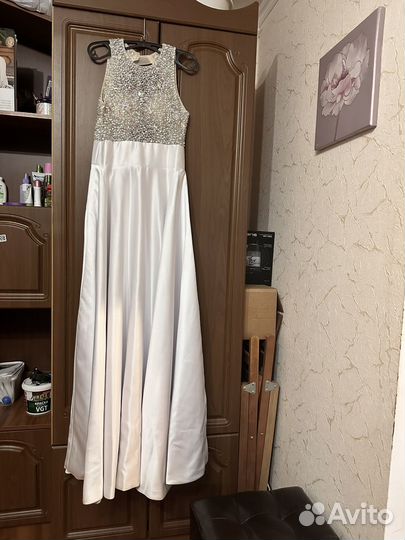 Платье вечернее