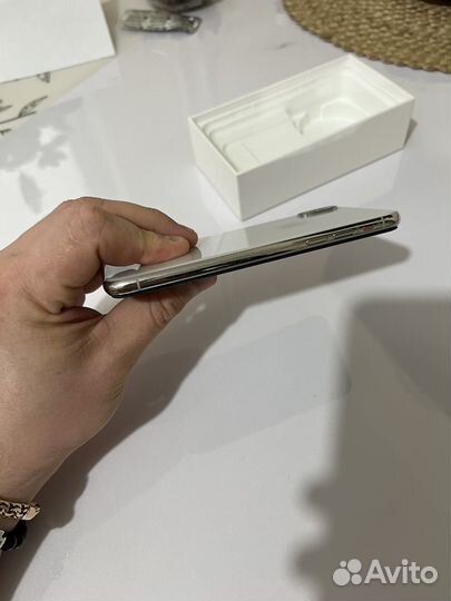 iPhone X, 64 ГБ