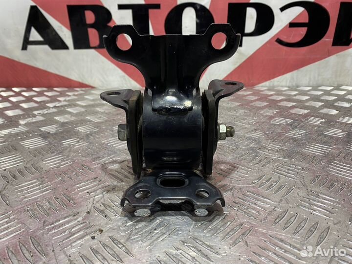 Подушка двигателя левая Mitsubishi Outlander XL