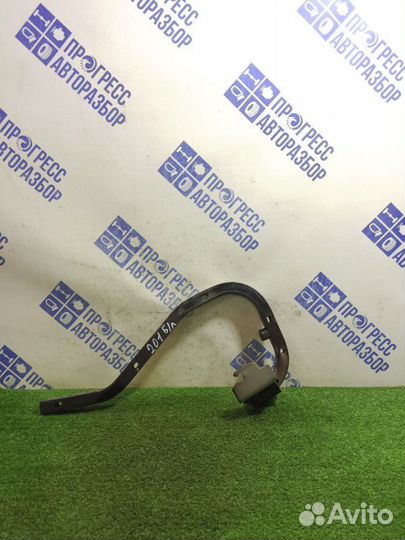 Петля крышки багажника левая Mitsubishi Lancer 9