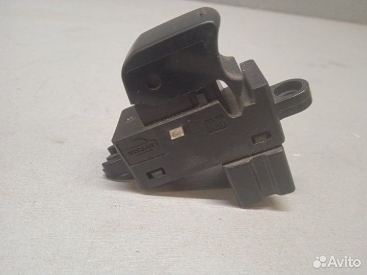 Блок управления стеклоподъемниками Nissan Note