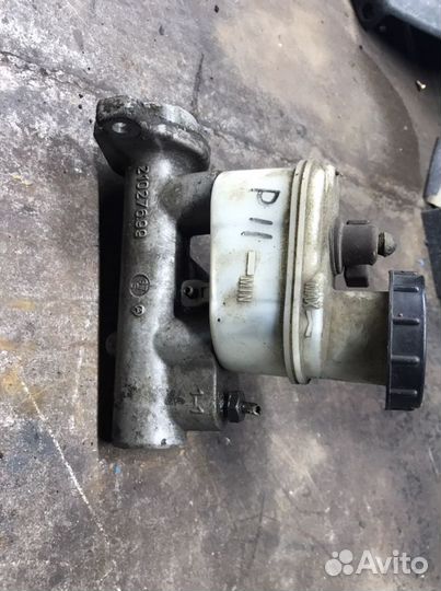 Главный тормозной ниссан примьера P 11