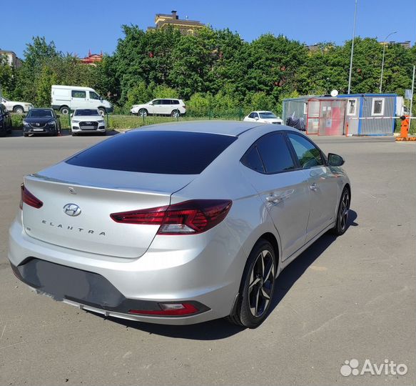 Hyundai Elantra, 2019