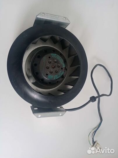Вентилятор ebm r2d190-aa04-19