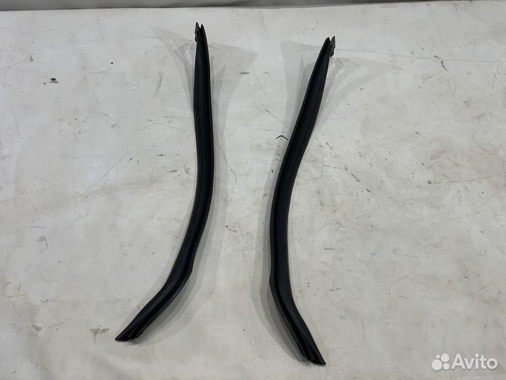 Дополнительный уплотнитель двери Mercedes W213