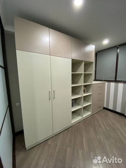 Шкаф купе Двери купе Распашной шкаф