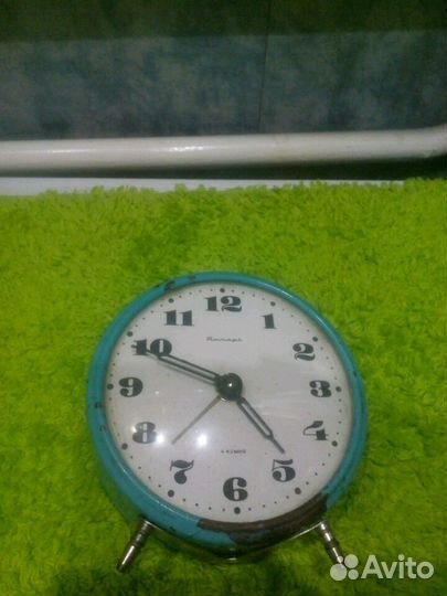 Будильник янтарь времен СССР