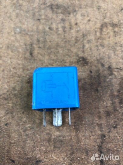 Реле Renault Logan Stepway K7MA812 UF98644 2019