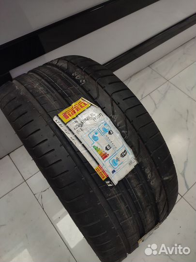Pirelli P Zero 295/35 R20